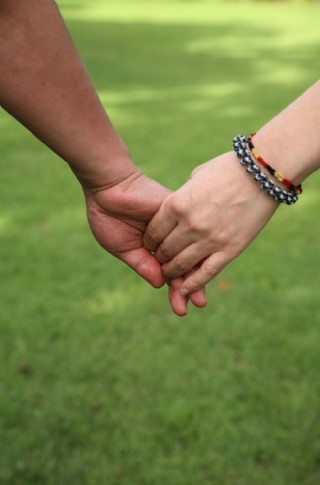 现实一点的牵手